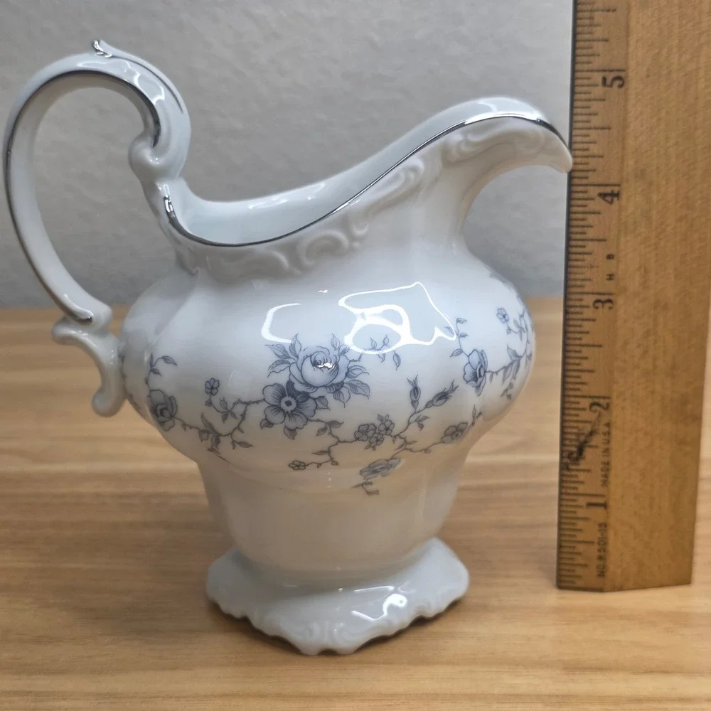 Johann Haviland Bavaria Germany Blue Garland Creamer and Lidded Sugar Bowl Set